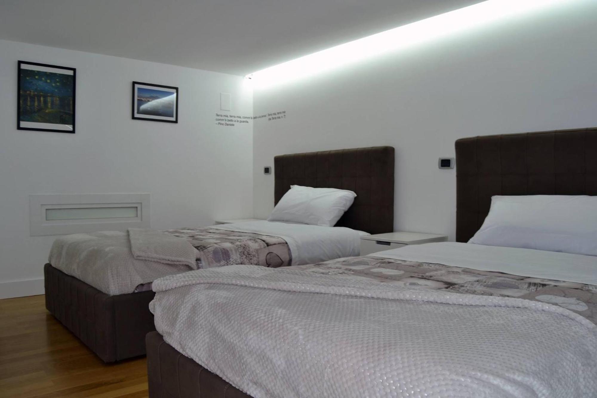 Napoli Centro, Dm Luxury Apartments Bagian luar foto